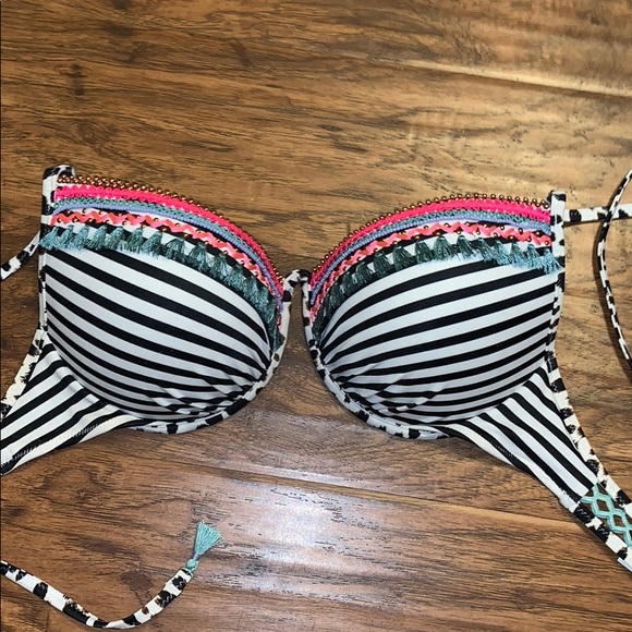 Victoria's Secret Other - Victoria secret bathing suit top 💓